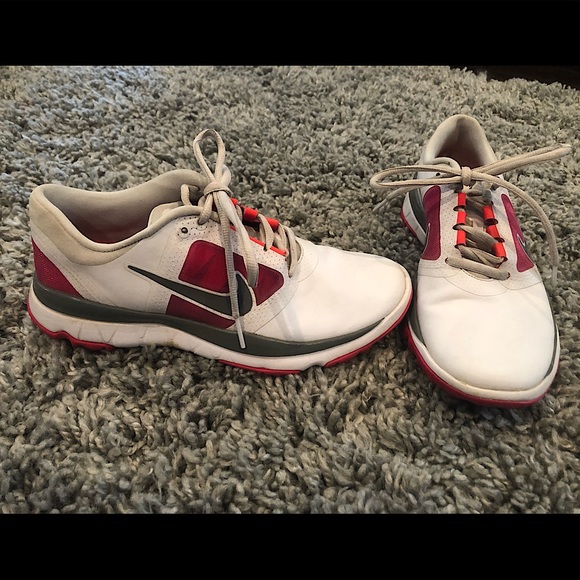 Nike Women’s Sz 7 Golf Shoes - Picture 1 of 4